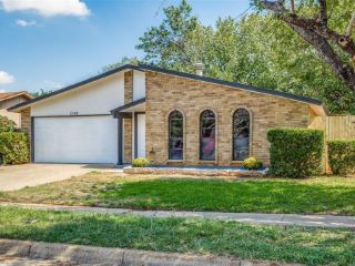 Foreclosed Home - 2701 TREEVIEW DR, 76016
