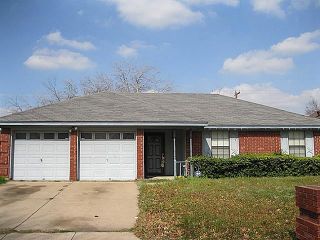 Foreclosed Home - 909 MEADOWDALE RD, 76017
