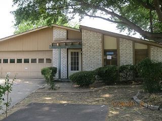 Foreclosed Home - 800 FOREST GLEN DR, 76021