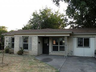 Foreclosed Home - 817 RUSSELL LN, 76022