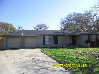 Foreclosed Home - 900 LEE DR, 76022