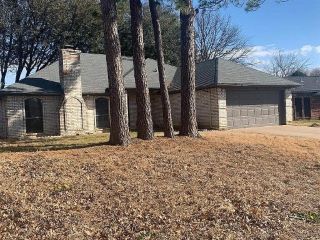 Foreclosed Home - 728 HAMPSHIRE DR, 76028