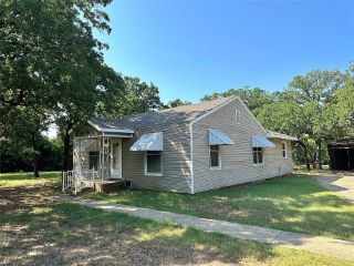 Foreclosed Home - 2329 E RENFRO ST, 76028