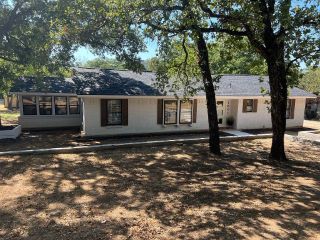 Foreclosed Home - 7801 OAK PKWY, 76028