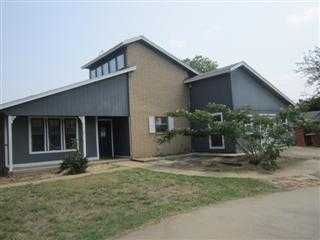 Foreclosed Home - 805 BARRY LN, 76031