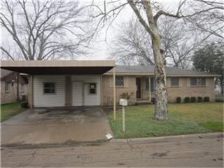 Foreclosed Home - 906 W LONE STAR AVE, 76033