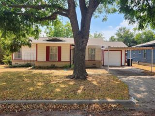 Foreclosed Home - 1119 BALES ST, 76033