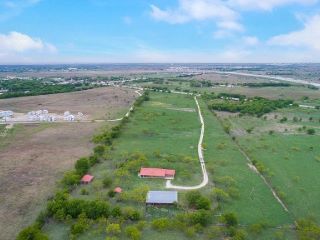 Foreclosed Home - 28017 S HIGHWAY 377, 76035