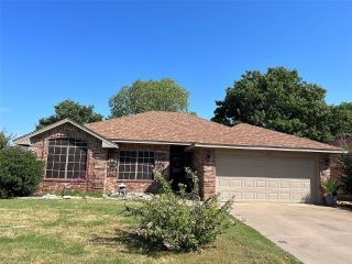 Foreclosed Home - 1510 HAYLOFT LN, 76048