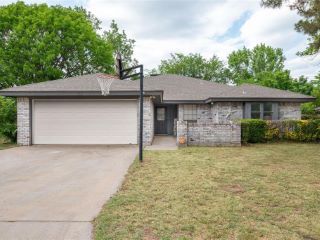 Foreclosed Home - 1212 CHAPARRAL LN, 76048