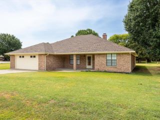Foreclosed Home - 1715 RICHARD CT, 76049