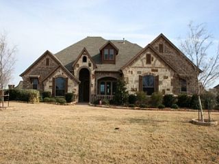 Foreclosed Home - 12932 SMOKEY RANCH DR, 76052