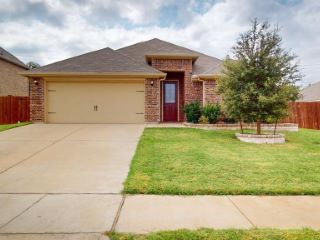 Foreclosed Home - 1545 GRASSY MEADOWS DR, 76058