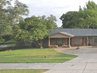 Foreclosed Home - 508 W BROAD ST, 76063
