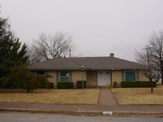 Foreclosed Home - 102 HILLCREST ST, 76065