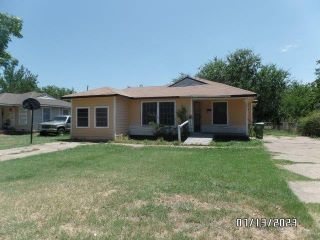 Foreclosed Home - 1911 SE 14TH AVE, 76067