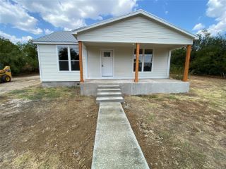 Foreclosed Home - 1102 SW 10TH ST, 76067