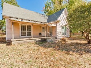 Foreclosed Home - 104 SCHOOL HOUSE RD, 76073
