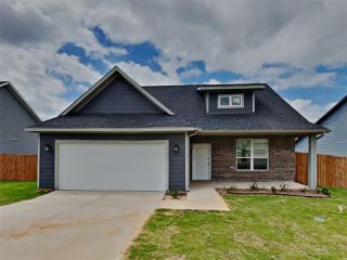 Foreclosed Home - 825 FEATHER EDGE DR, 76082