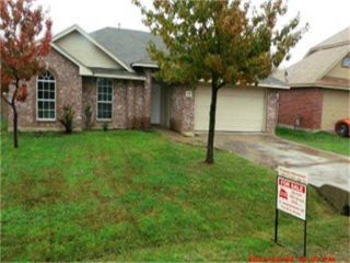 Foreclosed Home - 300 MEADOW RIDGE DR, 76084