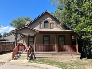 Foreclosed Home - 1512 S LAKE ST, 76104