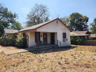 Foreclosed Home - 2840 AVENUE K, 76105
