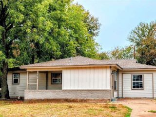 Foreclosed Home - 4654 NORRIS ST, 76105