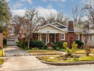 Foreclosed Home - 4609 PERSHING AVE, 76107