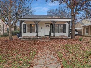 Foreclosed Home - 2814 MARIGOLD AVE, 76111