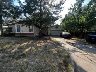 Foreclosed Home - 5437 GREENLEE ST, 76112