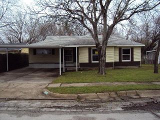 Foreclosed Home - 3560 PARKER RD E, 76117