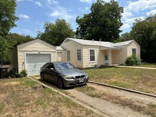 Foreclosed Home - 4521 WALTHALL ST, 76117