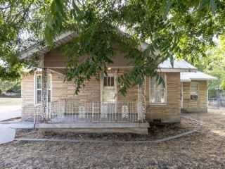Foreclosed Home - 2412 CARSON ST, 76117