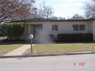 Foreclosed Home - 201 VERNON CASTLE AVE, 76126