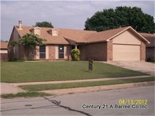 Foreclosed Home - 7621 XAVIER DR, 76133