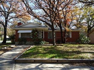 Foreclosed Home - 2203 MERCEDES RD, 76205