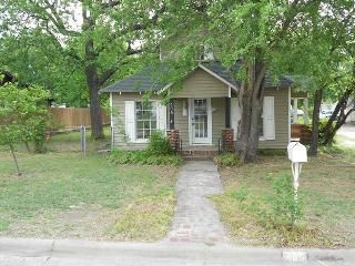 Foreclosed Home - 405 S CHURCH ST, 76234