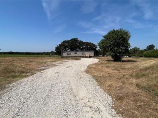 Foreclosed Home - 633 COUNTY ROAD 162, 76240
