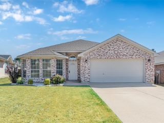 Foreclosed Home - 4865 EAGLE TRACE DR, 76244