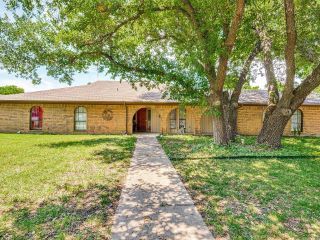 Foreclosed Home - 703 CHERRY ST, 76266