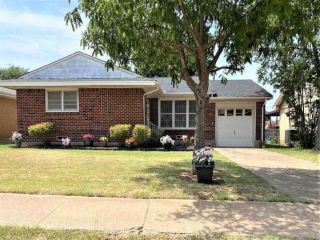 Foreclosed Home - 1515 CHRISTINE RD, 76302