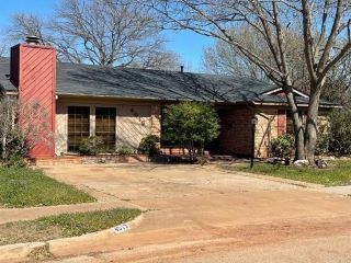 Foreclosed Home - 4519 HOLLANDALE AVE, 76302
