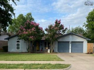 Foreclosed Home - 4602 MONTERREY DR, 76310