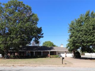 Foreclosed Home - 201 S CARROLL ST, 76365