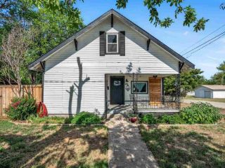Foreclosed Home - 415 N MAIN ST, 76365