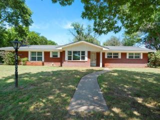 Foreclosed Home - 2739 S US HIGHWAY 281, 76401