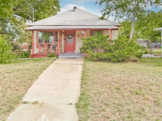 Foreclosed Home - 1501 HENDERSON ST, 76426