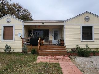 Foreclosed Home - 1406 W COMMERCE ST, 76448