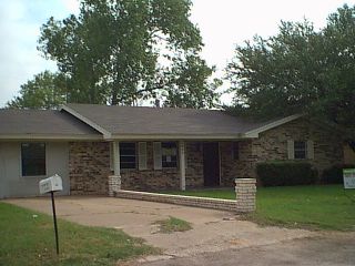 Foreclosed Home - 608 BRAUNE ST, 76457