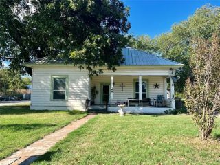 Foreclosed Home - 210 W AUSTIN ST, 76471